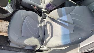 Chevrolet Spark 2011 1.0 16v B10D1 Zwart GAR onderdelen picture 13