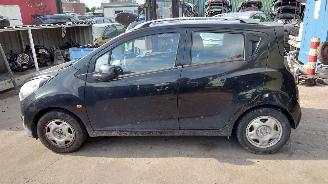 Chevrolet Spark 2011 1.0 16v B10D1 Zwart GAR onderdelen picture 2