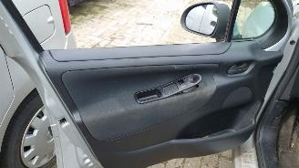 Peugeot 207 2008 1.4 KFV Grijs EZRC onderdelen picture 12