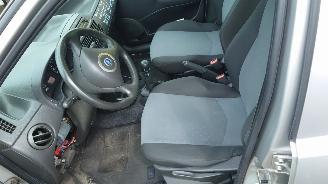 Fiat Punto 2005 1.2i 188A4 Grijs 647 onderdelen picture 15