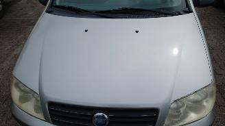 Fiat Punto 2005 1.2i 188A4 Grijs 647 onderdelen picture 11