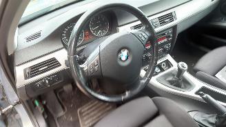 BMW 3-serie E91 2006 318i N46B20B Grijs A34 onderdelen picture 18