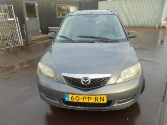 Coche siniestrado Mazda 2 2 (NB/NC/ND/NE), Hatchback, 2003 / 2007 1.4 16V 2004/10