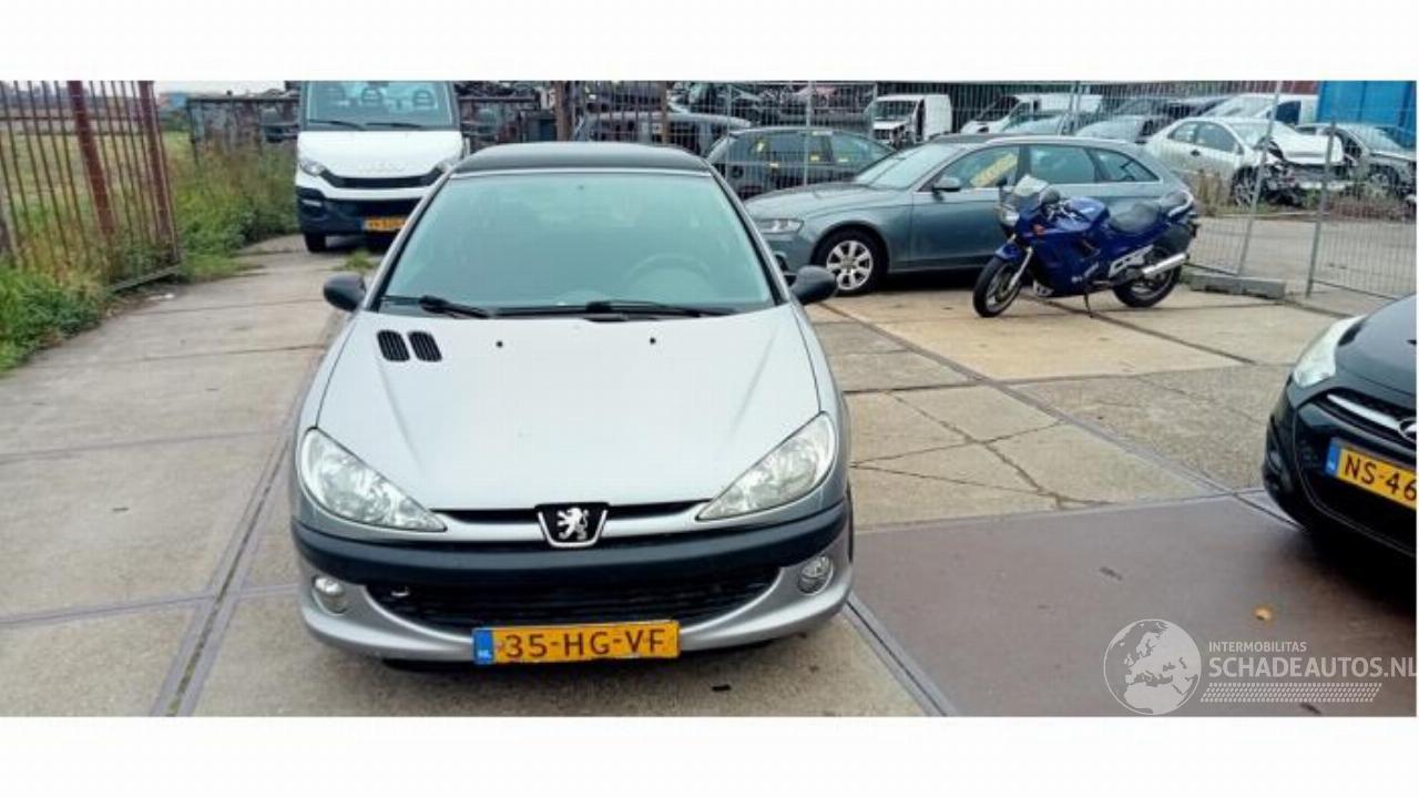 Peugeot 206 206 (2A/C/H/J/S), Hatchback, 1998 / 2012 1.6 16V