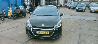skadebil auto Peugeot 208  2016/5