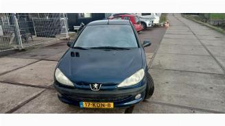 Dezmembrări autoturisme Peugeot 206 206 (2A/C/H/J/S), Hatchback, 1998 / 2012 1.4 XR,XS,XT,Gentry 2002/11