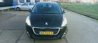 krockskadad bil auto Peugeot 5008  2015/1