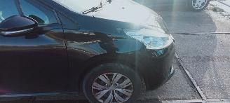 Peugeot 208  picture 10