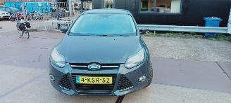 skadebil auto Ford Focus  2013/7