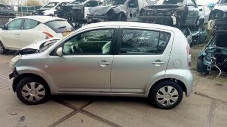 Daihatsu Sirion Sirion 2 (M3), Hatchback, 2005 1.0 12V DVVT picture 2