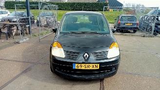 krockskadad bil auto Renault Modus  2006/4