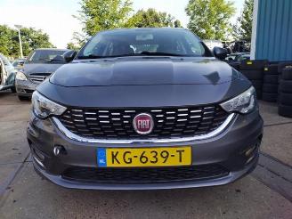 skadebil auto Fiat Tipo Tipo (356S), Sedan, 2015 1.3 JTD Multijet II 16V 2016/8