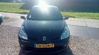 Damaged car Renault Clio  2008/6