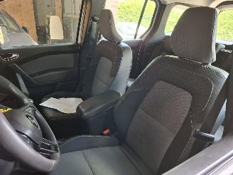 Renault Kangoo 1300 tce Luxe  5persoons 27000km rijdend incl btw NL kenteken picture 15