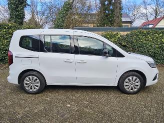 Renault Kangoo 1300 tce Luxe  5persoons 27000km rijdend incl btw NL kenteken picture 6