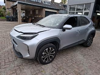 skadebil auto Toyota Yaris Cross yaris cross 2024 hybride INCL BTW/VAT Automaat first edition groot navi 12950km airbags ok 2024/11