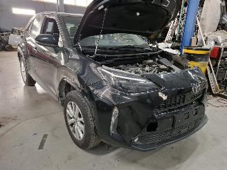 Vaurioauto  passenger cars Toyota Yaris Cross yaris Cross 15 hybride  automaat 27000km airbag OK start &draait 2025 2025/1