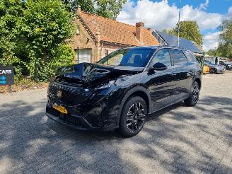 krockskadad bil auto Peugeot 5008 1.2 Hybr Aut. Allure 7 Stoelen 2025/1