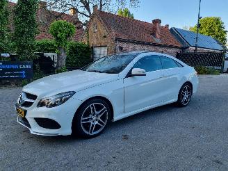 Coche accidentado Mercedes E-klasse E 200 Aut. Coupé Pano Navi Led 2015/6