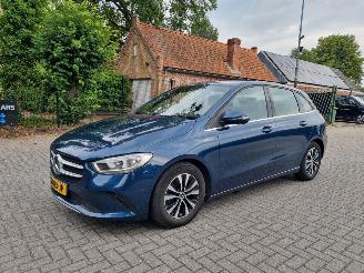 Damaged car Mercedes B-klasse 180 Aut Navi 2019/4