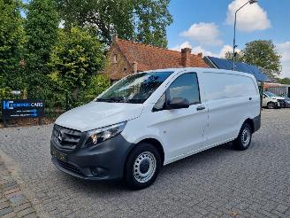 Vaurioauto  passenger cars Mercedes Vito 116 CDI Lang Navi Stoelverw Airco 2023/7