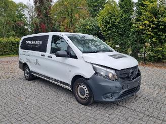 Coche accidentado Mercedes Vito 114 CDI Aut Lang Navi Airco 2022/7