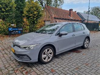 Voiture accidenté Volkswagen Golf 1.0 TSI 110pk Life 2021/9