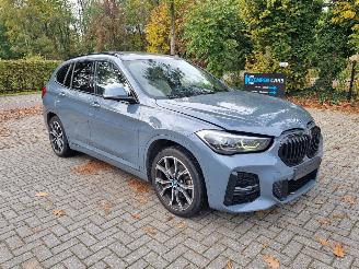 krockskadad bil auto BMW X1 25e M-Pakket Panorama Headup Stoelverw. 2022/3