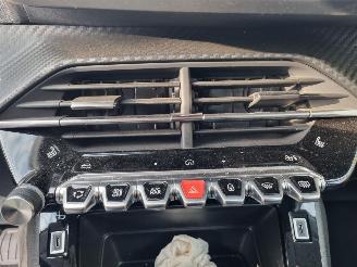 Peugeot 208 1.2 Hybrid Aut. Navi Stoelverw picture 19