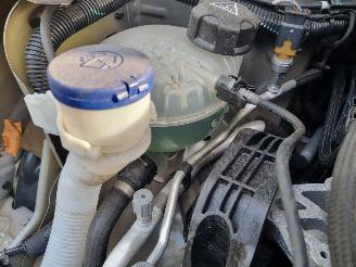 Peugeot 208 1.2 Hybrid Aut. Navi Stoelverw picture 11