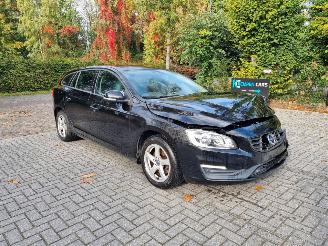 Unfallwagen Volvo V-60 D2 2.0 88KW Airco Navi 2017/2