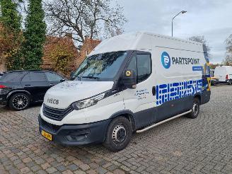 skadebil bedrijf Iveco Daily 35-140 Hi-Matic Airco Navi 2022/2