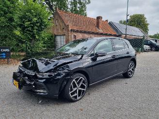 krockskadad bil auto Volkswagen Golf eHybrid Pano Navi Led 2025/1
