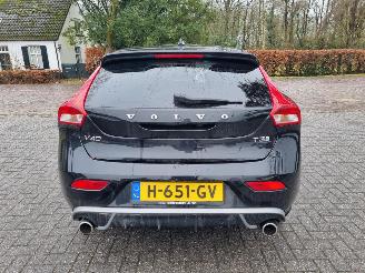 Volvo V-40 T3 Aut. Rdesign Pano picture 4