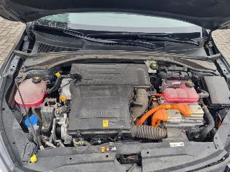 Kia Ceed 1.6 GDI PHEV Pano Navi Stoelverw picture 9