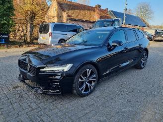 Damaged car Volvo V-60 B4 Plus Dark Aut Pano Stoelver Led 2025/3