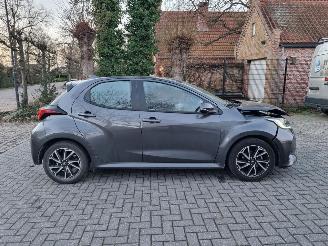 Toyota Yaris 1.5 l-VVT-i Led Airco picture 2