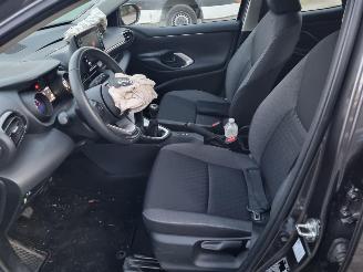 Toyota Yaris 1.5 l-VVT-i Led Airco picture 13