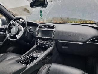 Jaguar F-Pace 20d Aut. AWD 132KW Pano picture 14