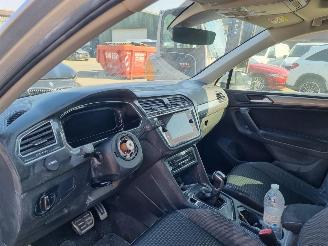 Volkswagen Tiguan 2.0 TDI 110KW Aut. Pano Navi Stoelverw picture 16