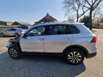 Volkswagen Tiguan 2.0 TDI 110KW Aut. Pano Navi Stoelverw picture 4