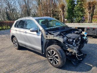 Volkswagen Tiguan 2.0 TDI 110KW Aut. Pano Navi Stoelverw picture 7