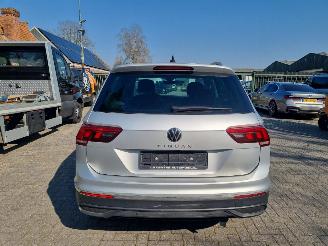 Volkswagen Tiguan 2.0 TDI 110KW Aut. Pano Navi Stoelverw picture 2