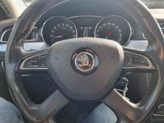 Skoda Superb 1.6 TDI 77KW Pano Airco Navi picture 17