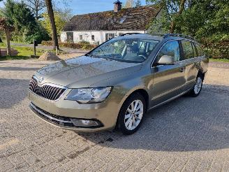 Skoda Superb 1.6 TDI 77KW Pano Airco Navi picture 7
