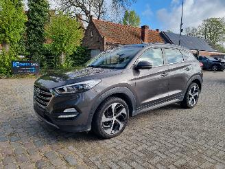 Damaged car Hyundai Tucson 1.6 T-GDI AWD Aut. Pano Navi Led Stoelverw 2016/4