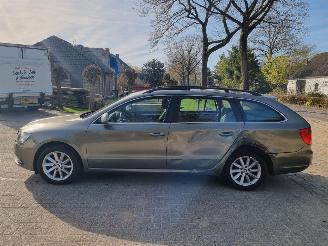 Skoda Superb 1.6 TDI 77KW Pano Airco Navi picture 6