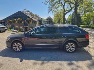 Skoda Superb 1.6 TDI DSG Aut Pano Stoelverw. picture 7