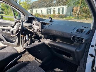 Peugeot Partner 1.5 BlueHDI Airco picture 11