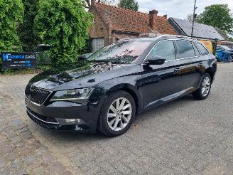 damaged passenger cars Skoda Superb 1.6 TDI DSG Aut. Leder Navi Stoeverver. 2018/3